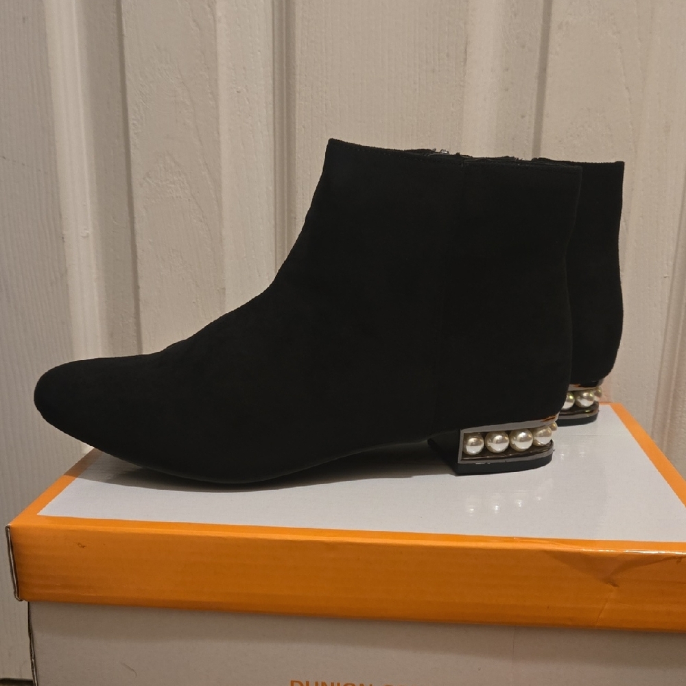 Chic Black Ankle Boots with Pearl Accent